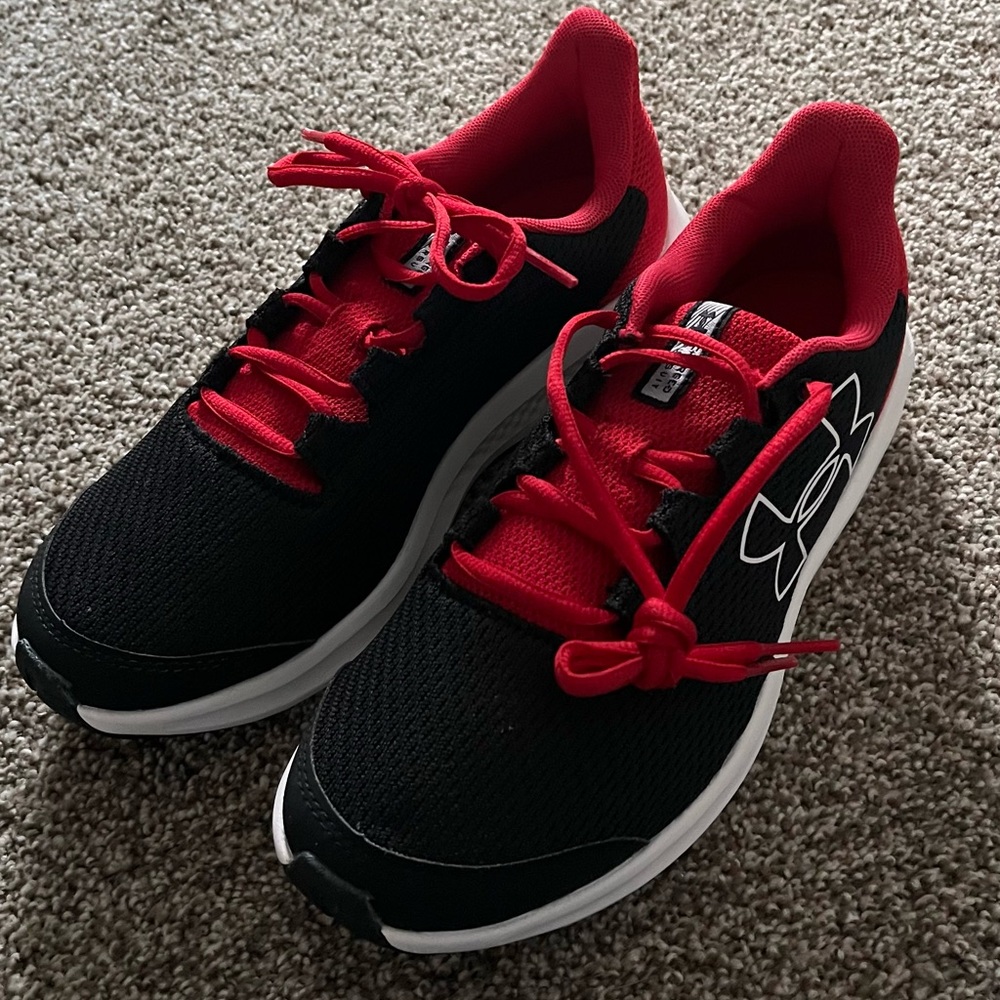 Under Armour 6.5Y Black and Red Sneakers
